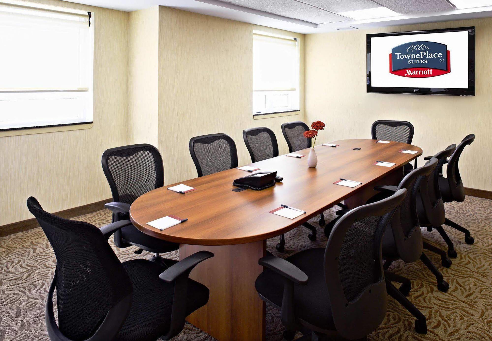 Towneplace Suites By Marriott Mississauga-Airport Corporate Centre Екстер'єр фото